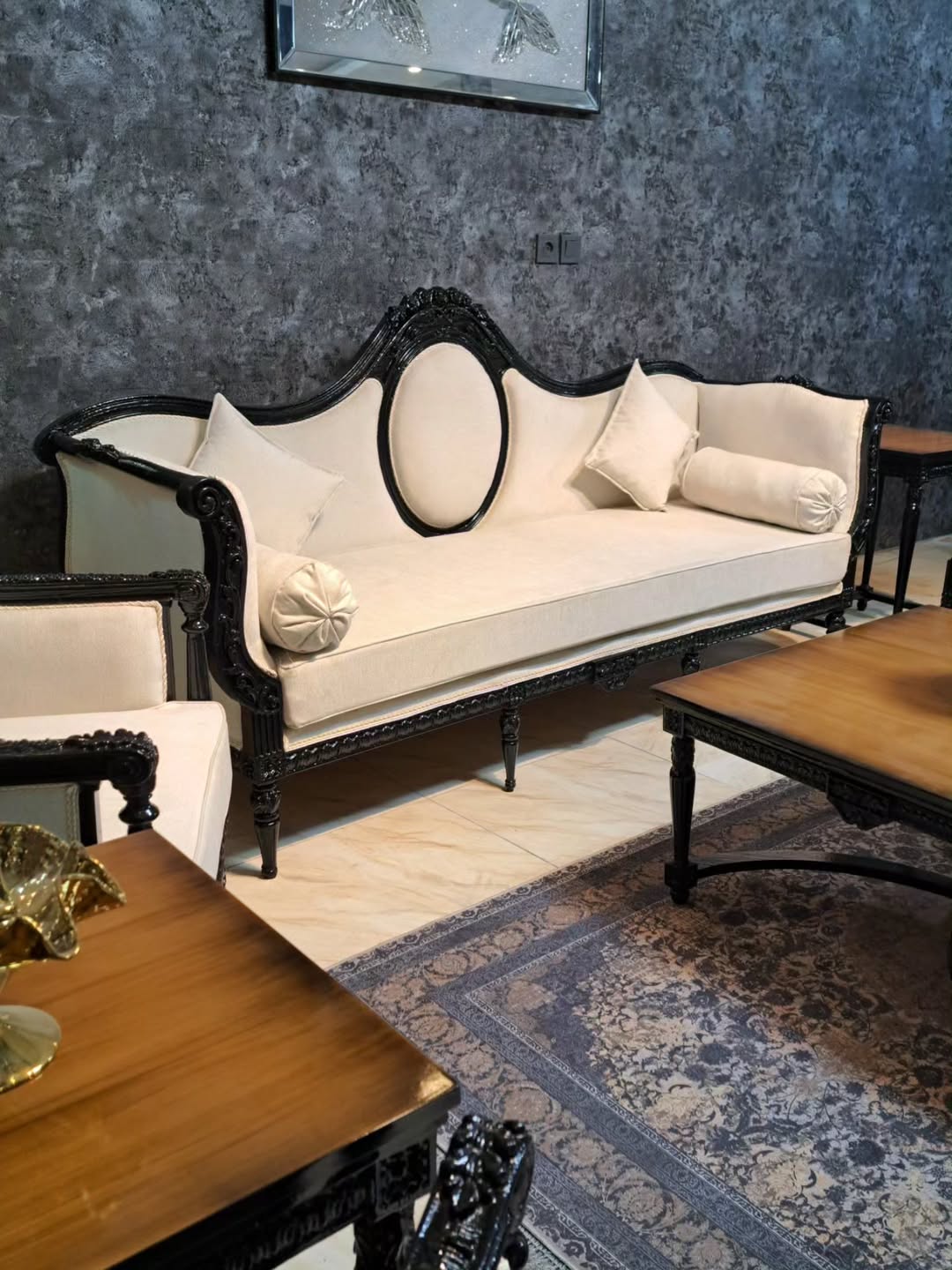 مبلمان کاجی